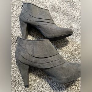 Gray heels size 11